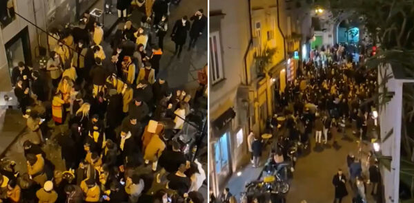napoli folla centro storico