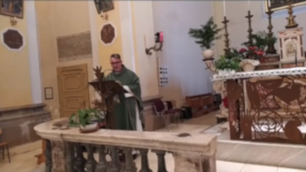 prete no vax vaccino covid paduli benevento