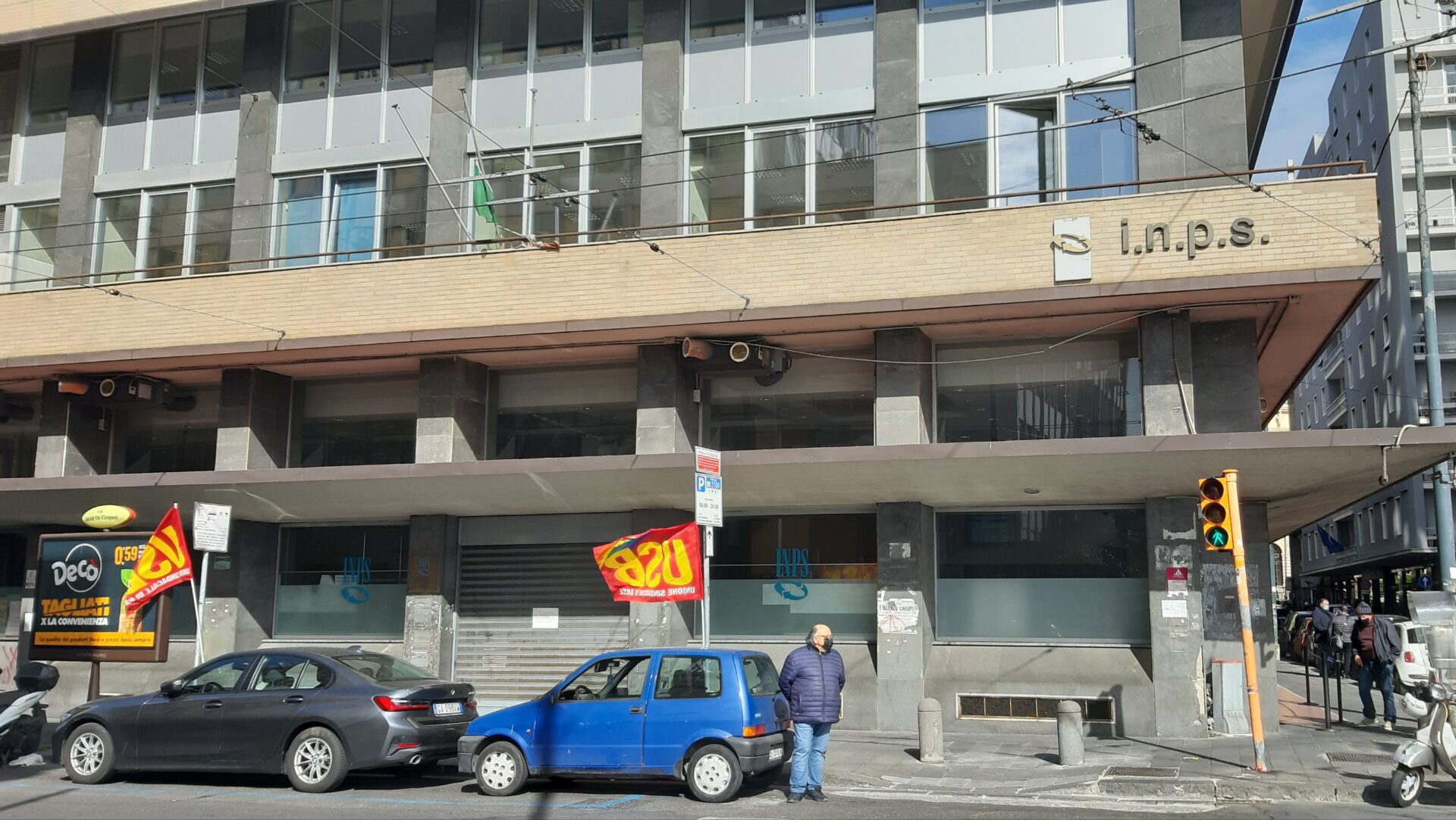 Reddito di Cittadinanza, oggi attese proteste alle sedi Inps di Napoli. Grande tensione in città, allerta massima tra le forze dell'ordine
