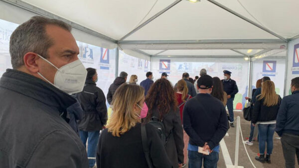 luigi de magistris vaccino