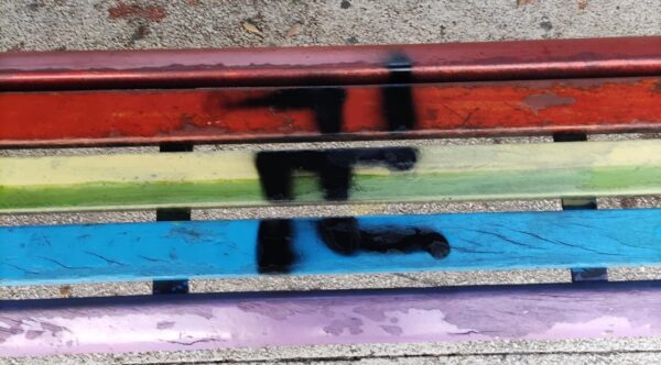 aversa panchine arcobaleno