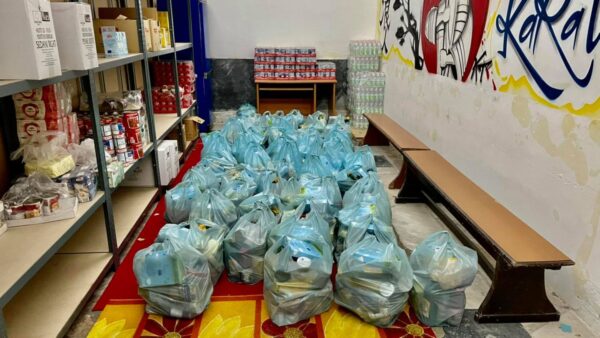 aiuti alimentari quartieri spagnoli