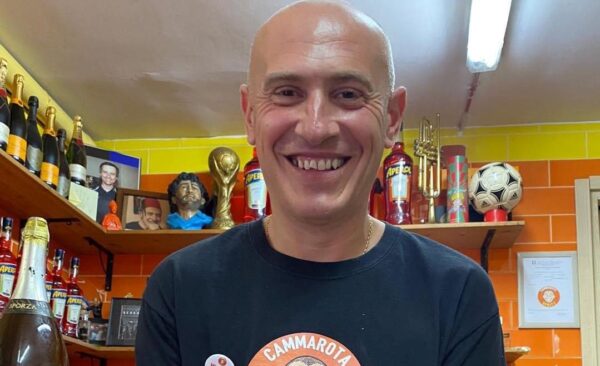 napoli barista picchiato