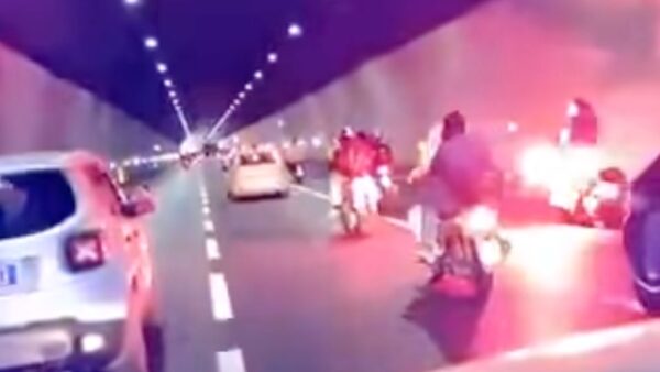 fumogeno tangenziale tifosi napoli