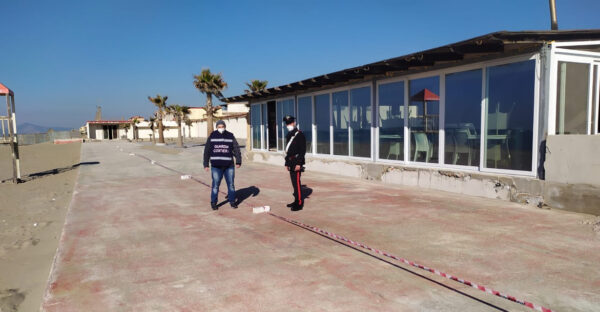 pozzuoli stabilimento sequestrato