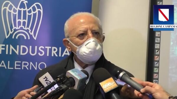 de luca mascherine aperto