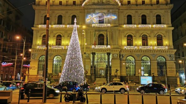 Luci d'Autore, presentato a Napoli il piano per le luci di Natale 2022
