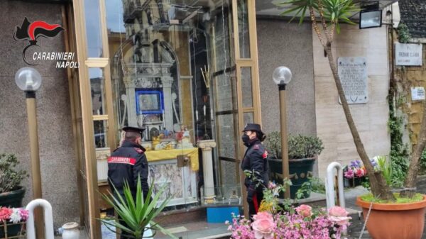 napoli sequestro edicole votive