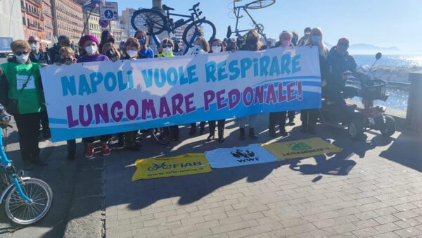 petizione lungomare napoli pedonale