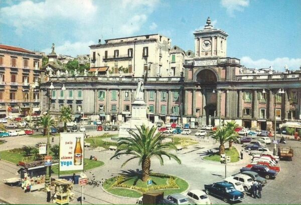 Piazza Dante ieri