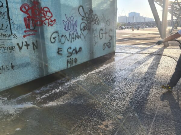 lavaggio strade asia