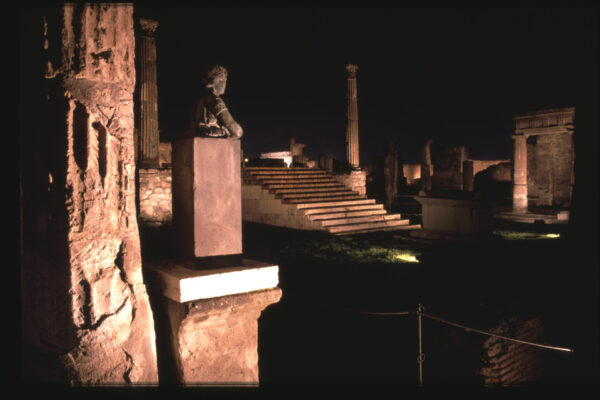 scavi di pompei notte