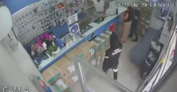 afragola rapinare negozio