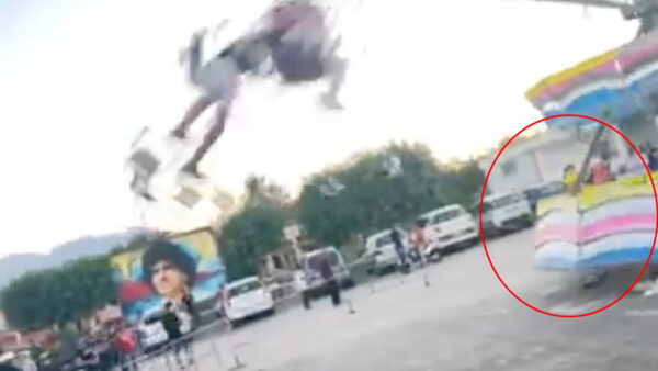 giostra crollata video