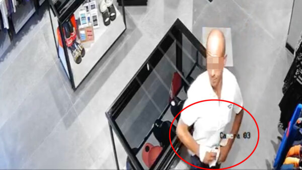 ladro ruba boxer per sfizio