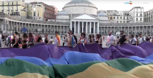 aggrediti napoli pride