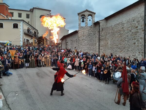 Ritorno al Medioevo Ritorno al Medioevo 6