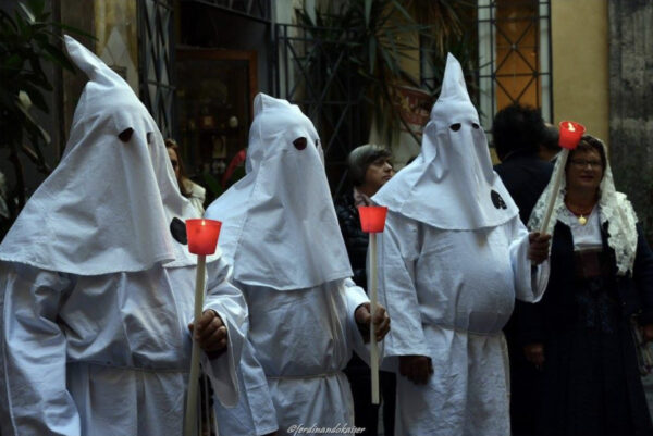 La processione dei Frati Morti a Napoli. Foto: Ferdinando Kaiser