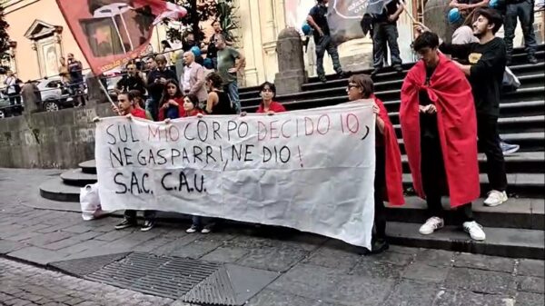 napoli corteo antifascista studenti