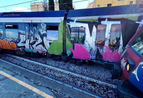 treno circumvesuviana deragliato pompei santuario