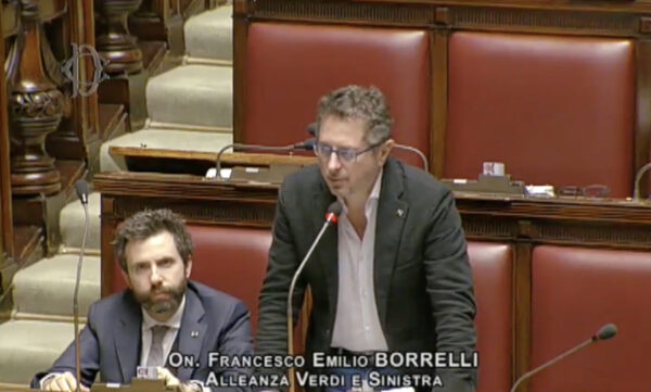 Francesco Emilio Borrelli in Parlamento