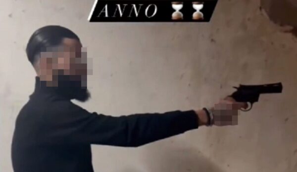 Auguri con la pistola