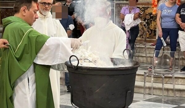 Madonna che scioglie i nodi rito 2