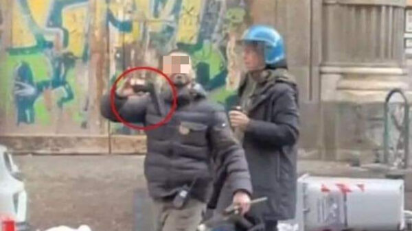 Pistola scontri napoli ultras eintracht francoforte