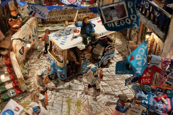 Scale tricolore e ape car pronti a raccogliere i tifosi in giro per la città