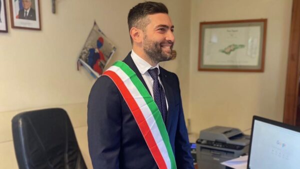 Luciano Mottola sindaco di Melito (1)