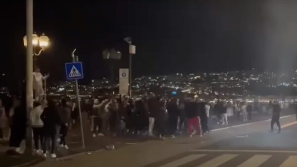 Vigilia di Napoli-Milan, la lunga notte dei tifosi azzurri