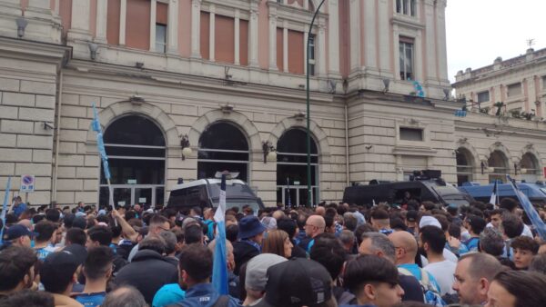 Napoli-Salernitana, migliaia di tifosi bloccati per un guasto sulla Linea 2