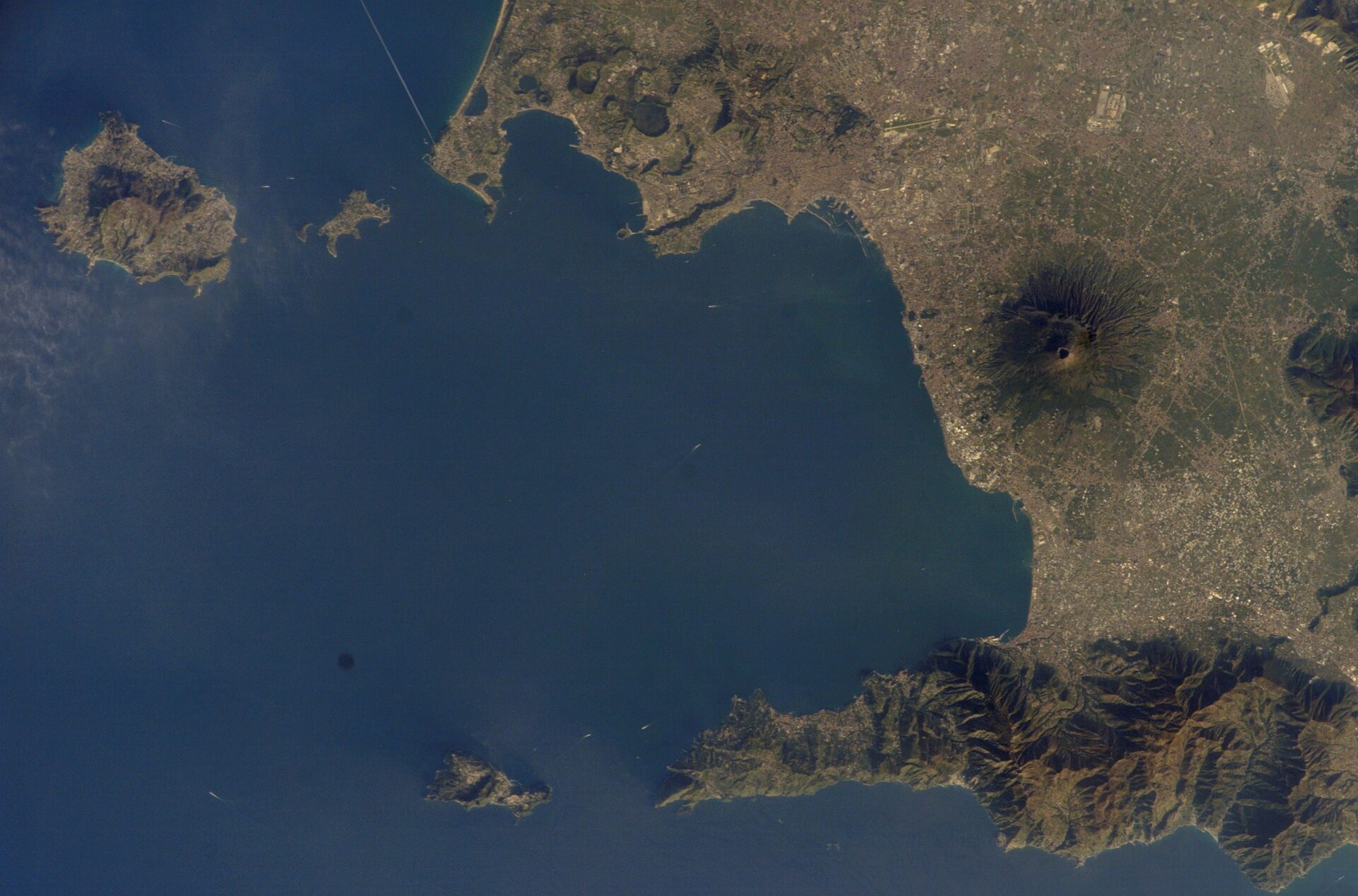 scosse di terremoto a napoli