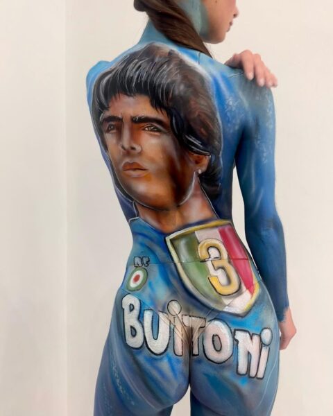 Anche Maradona nel disegno dell'artista
