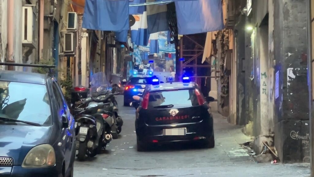 Operaio accoltellato ai Quartieri Spagnoli di Napoli, arrestato 19enne già noto alle forze dell'ordine