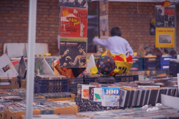 Mercatorre, tra modernariato e vintage