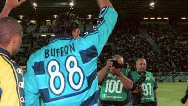 Calcio, Buffon con il numero 88 ai tempi di Parma