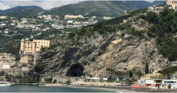 grotta dell'annunziata maiori parcheggio