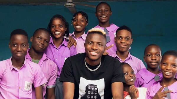 Victor Osimhen campione di beneficenza nella sua Lagos, in Nigeria