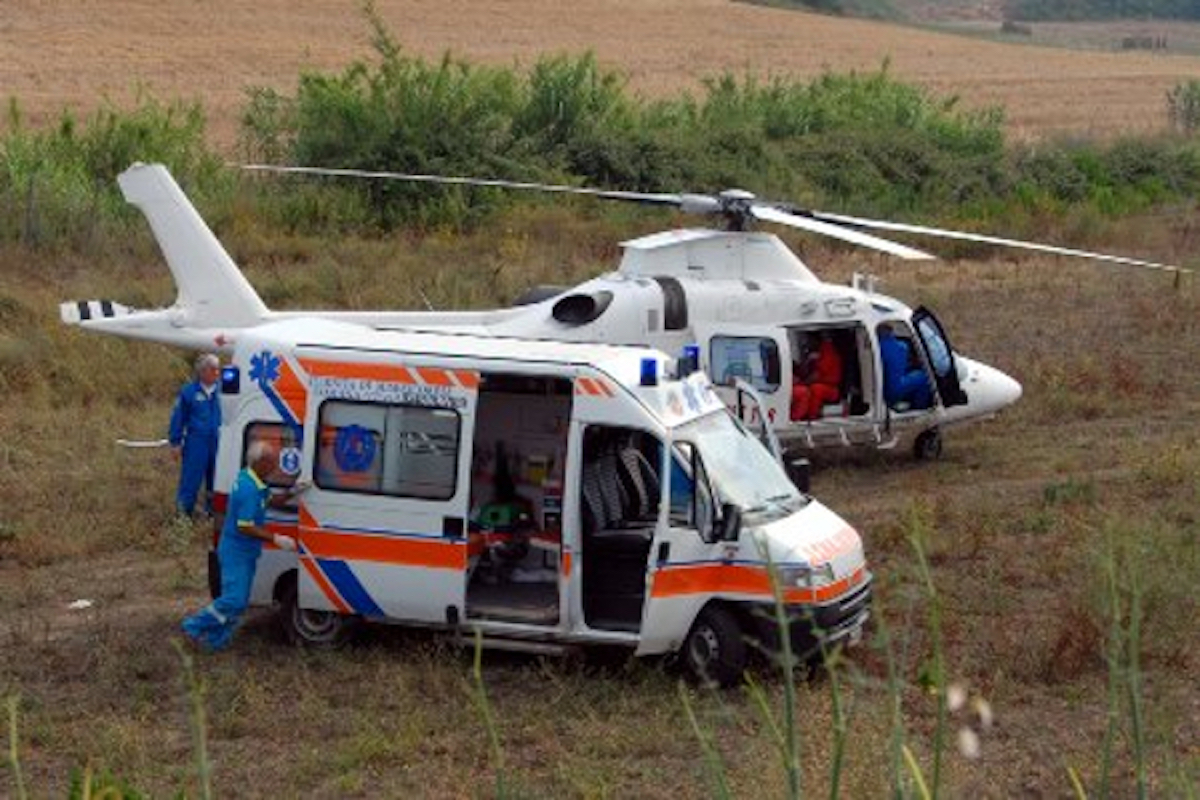 Dramma sfiorato nel Beneventano: uomo rimane schiacciato sotto la trivella con cui stava lavorando, trasportato in eliambulanza