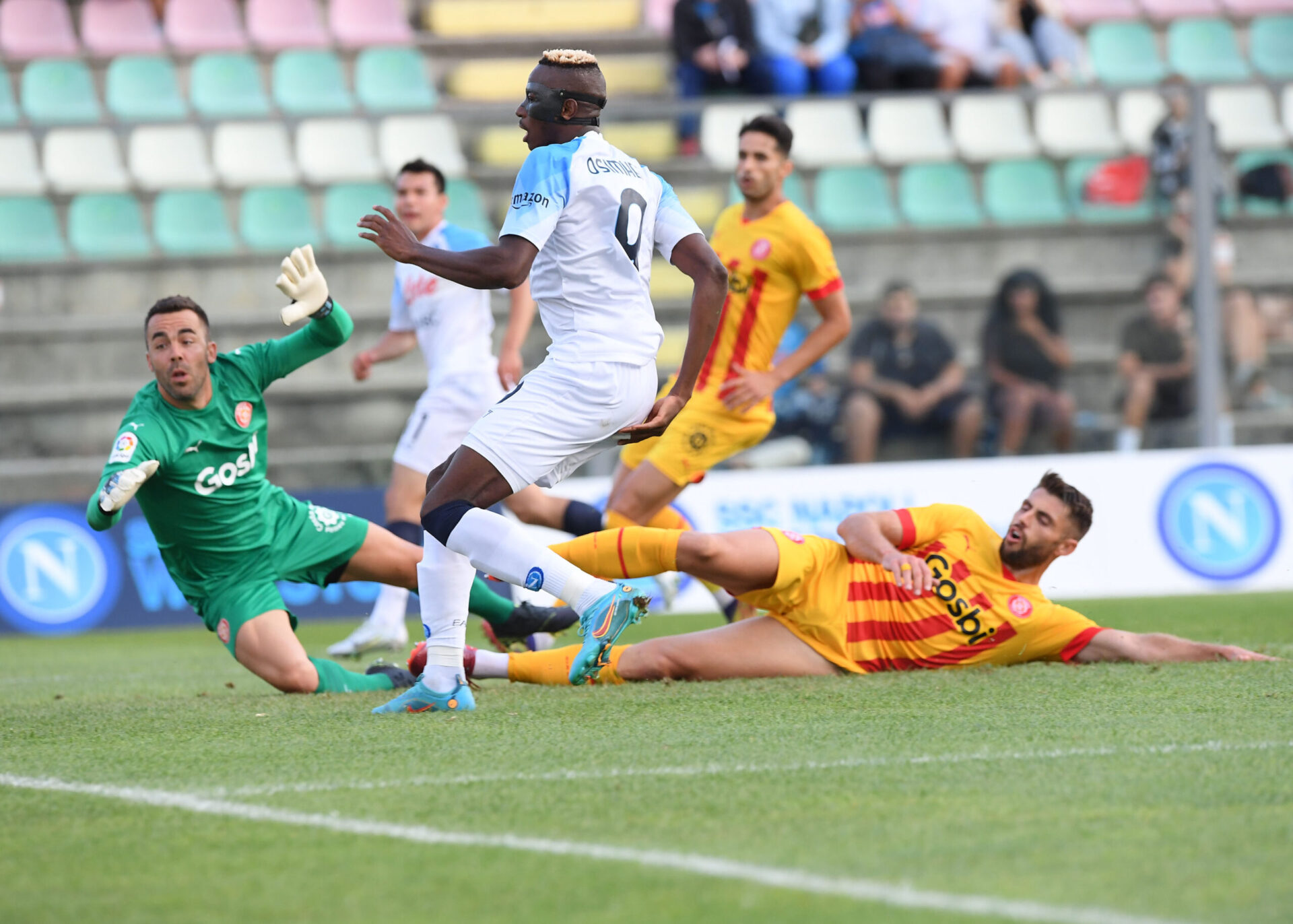 Victor Osimhen in gol contro il Girona nell'amichevole dell'estate scorsa