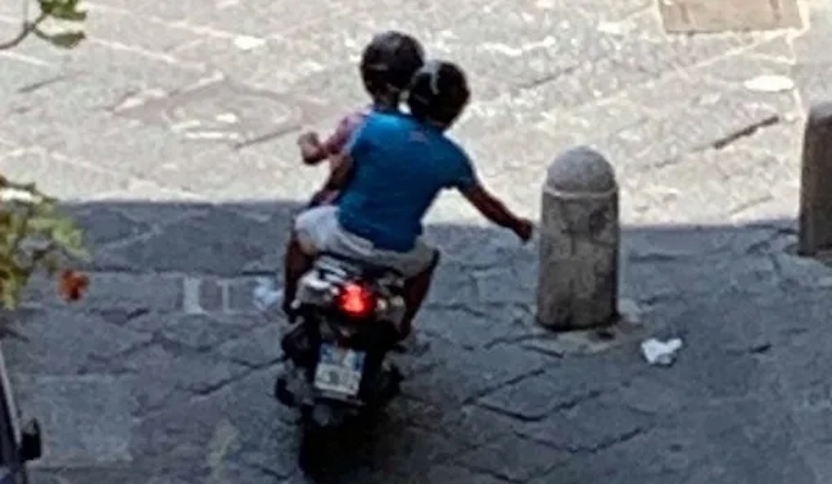 Napoli, due scippi nel giro di un'ora: tornano di moda i furti di Rolex