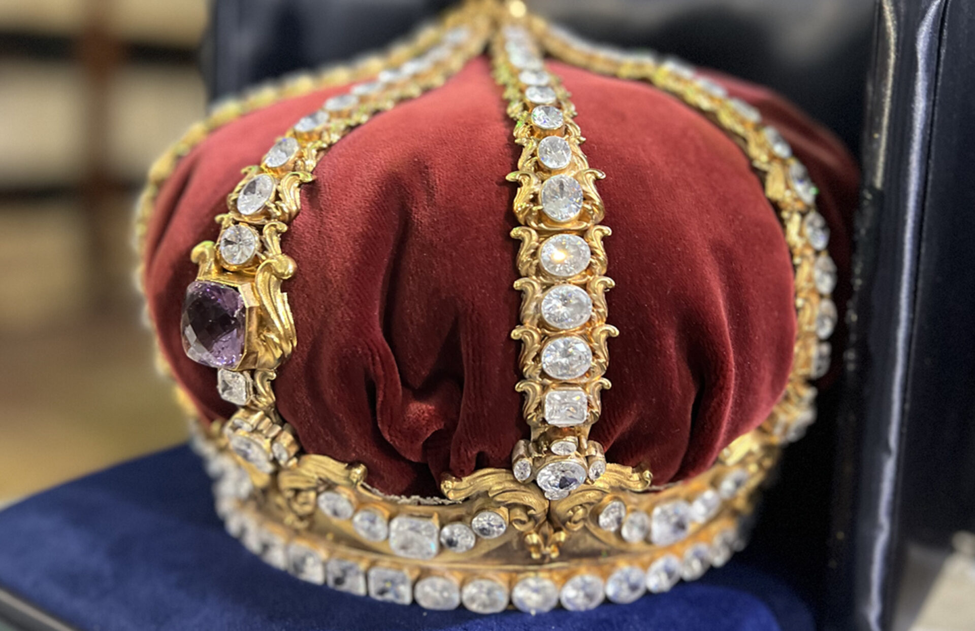 La corona di Re Carlo di Borbone