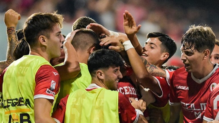 Esultanza Turris dopo il gol di Nocerino