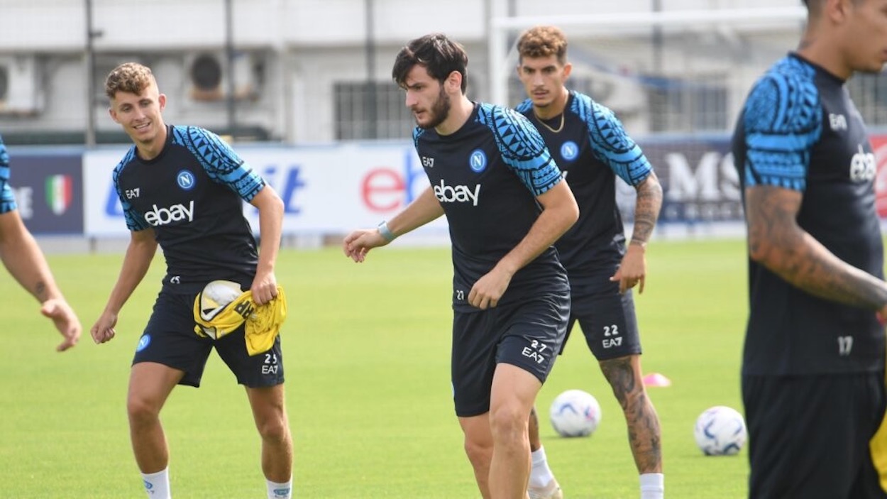 Allenamento SSC Napoli: Khvicha Kvaratskhelia, Jesper Lindstro e Giovanni Di Lorenzo Allenamento SSC Napoli: Khvicha Kvaratskhelia, Jesper Lindstro e Giovanni Di Lorenzo