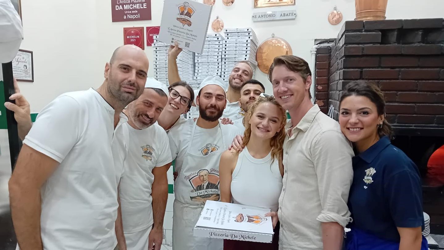 joey king steven piet pizzeria napoli