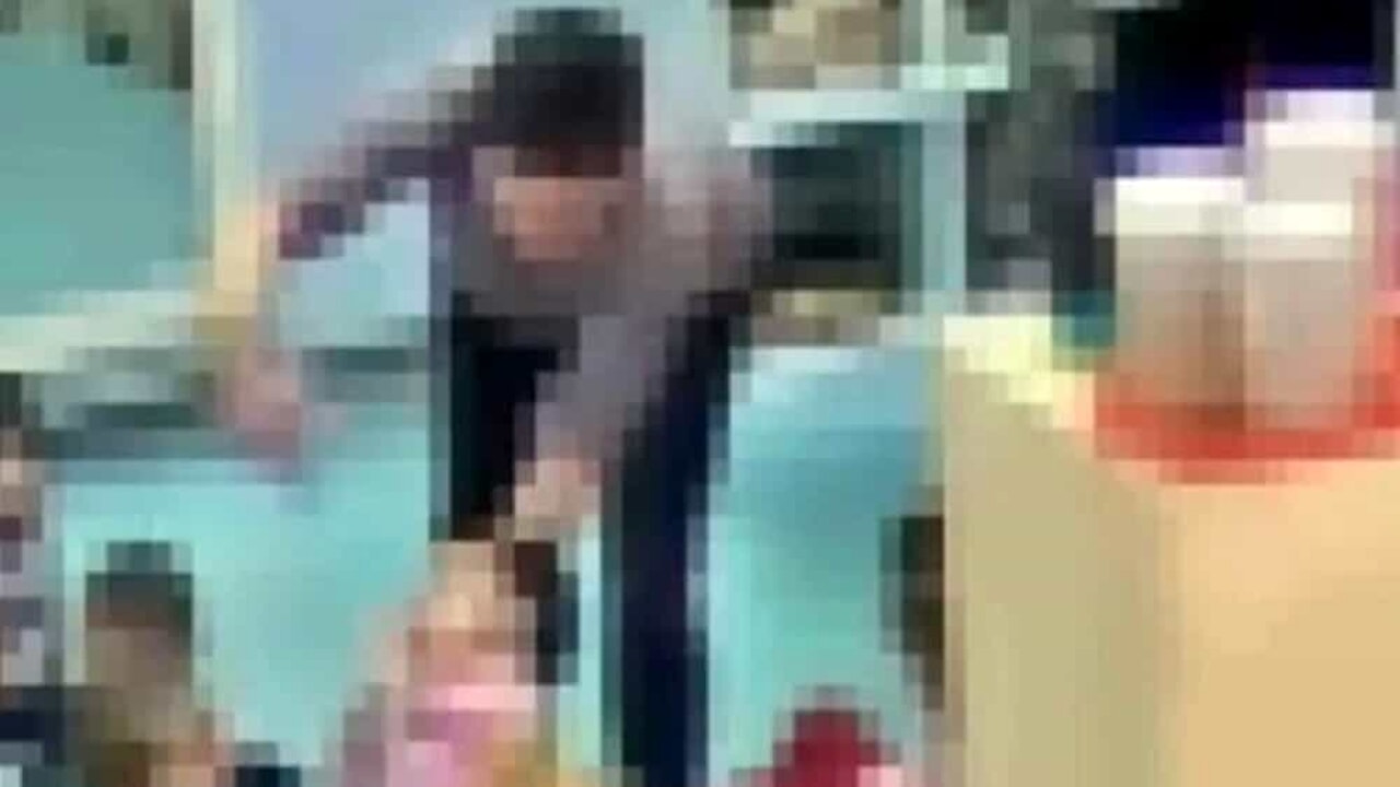 Caso di violenza sui minori a Parete. Schiaffi, calci e offese a bambini dell'asilo, incastrata una insegnante: sospesa per 12 mesi