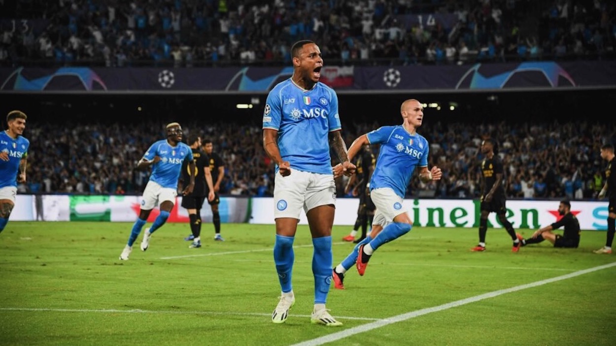La UEFA elogia gli azzurri: "È una SSC Napoli da applausi"