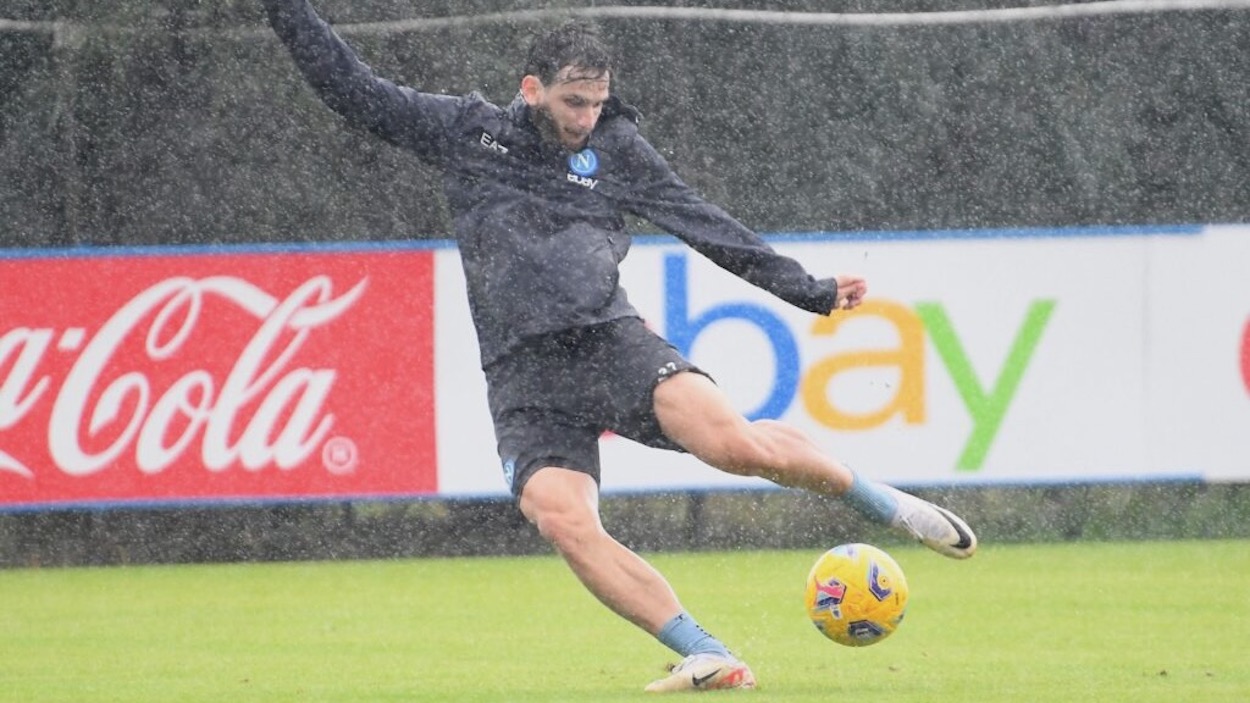 Report allenamento SSC Napoli, seduta mattutina sotto la pioggia per gli azzurri