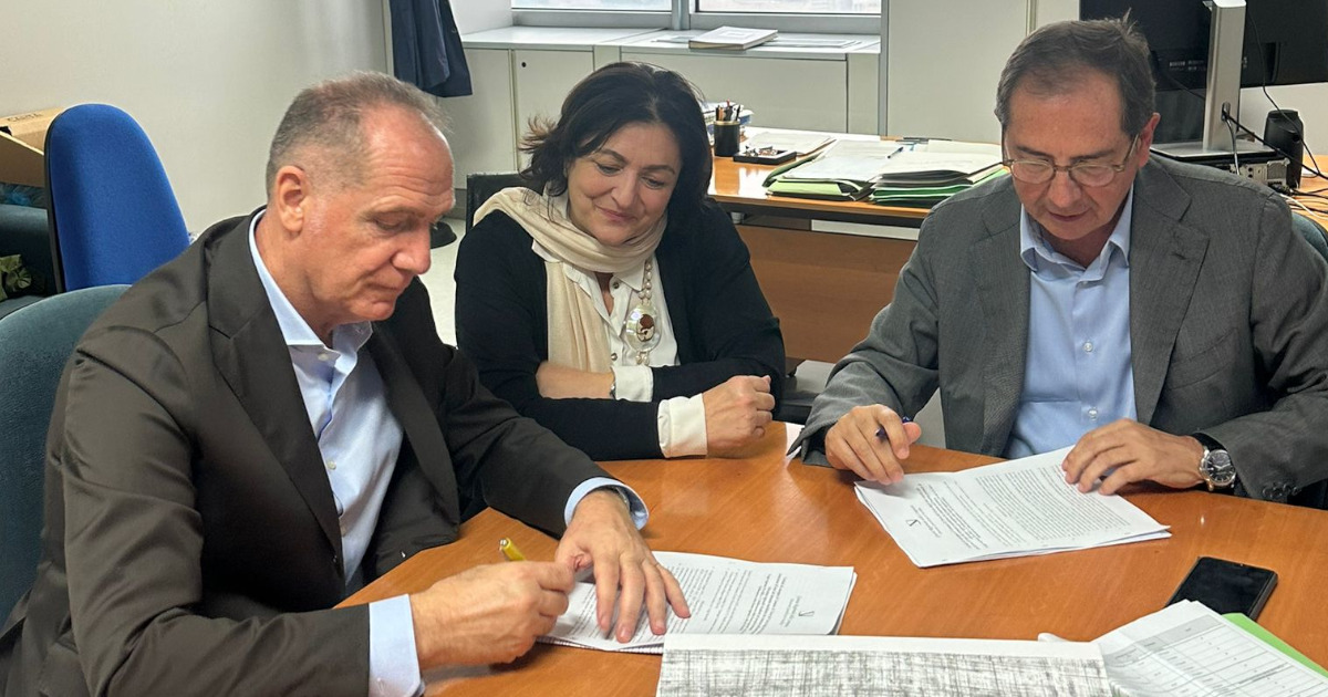 concessioni porto torre greco firma mennella raia